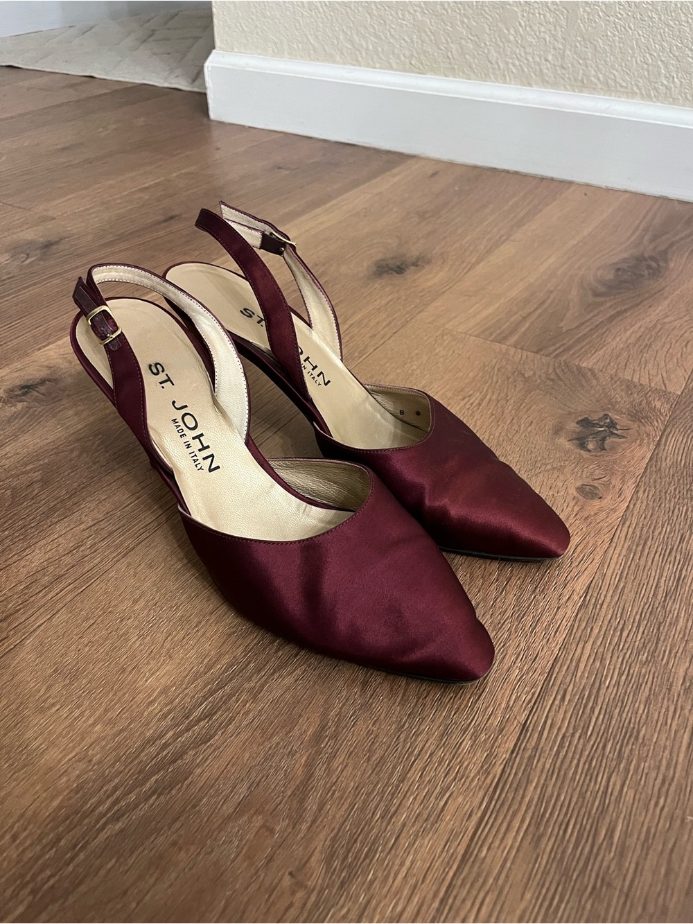Y2K kitten heel St. John Wine Satin Pointed Slingback Pumps
